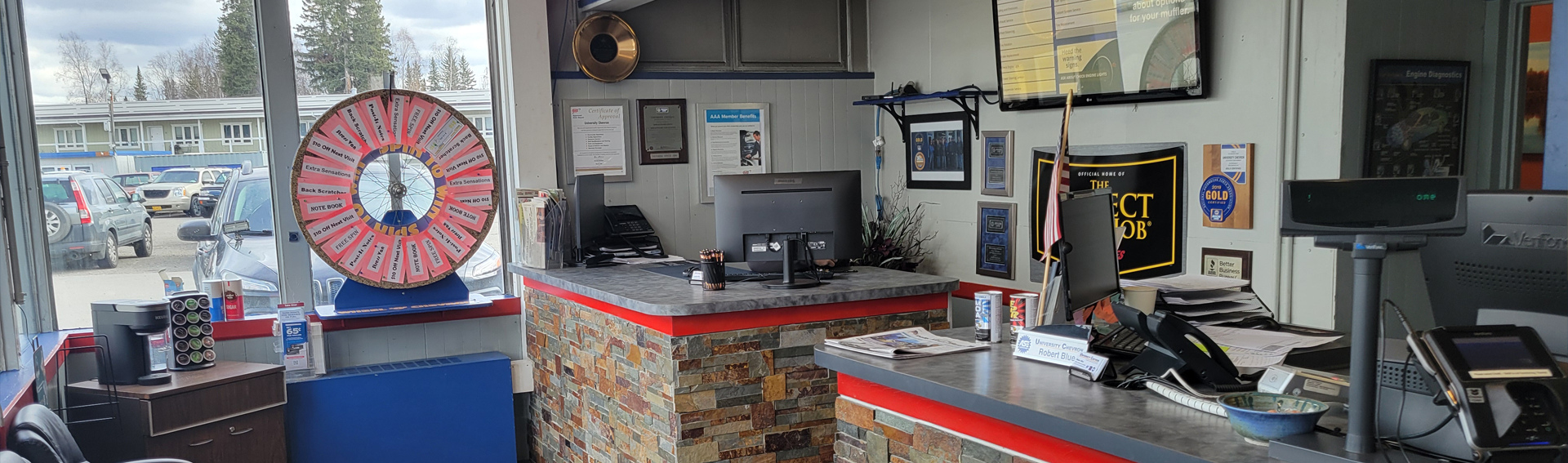 Service Desk Inside of our Shop | University Chevron